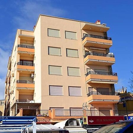 Elizabeth Beach Apartment With Seaviews! Torremolinos Dış mekan fotoğraf