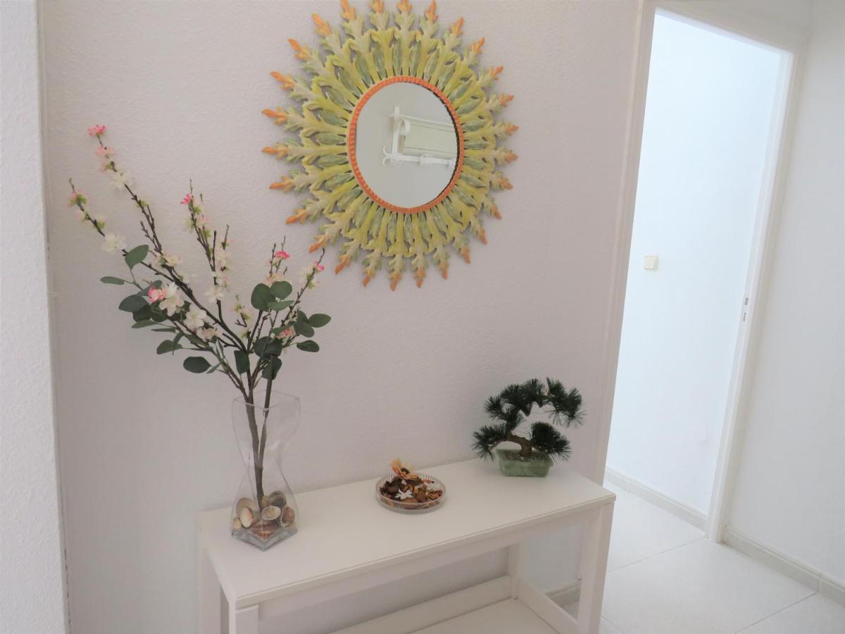 Elizabeth Beach Apartment With Seaviews! Torremolinos Dış mekan fotoğraf