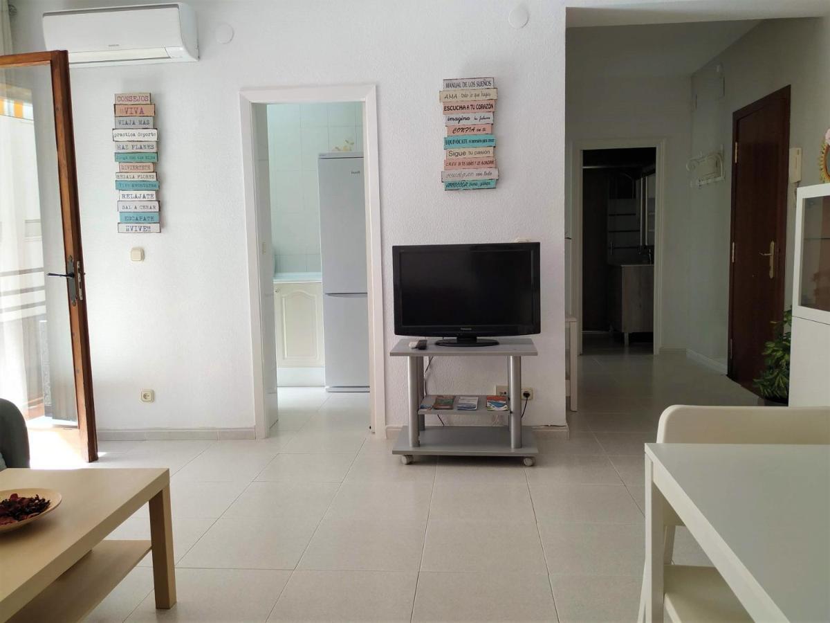 Elizabeth Beach Apartment With Seaviews! Torremolinos Dış mekan fotoğraf